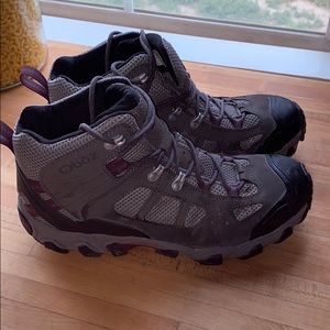 OBOZ- HIKING BOOTS MADE IN MT